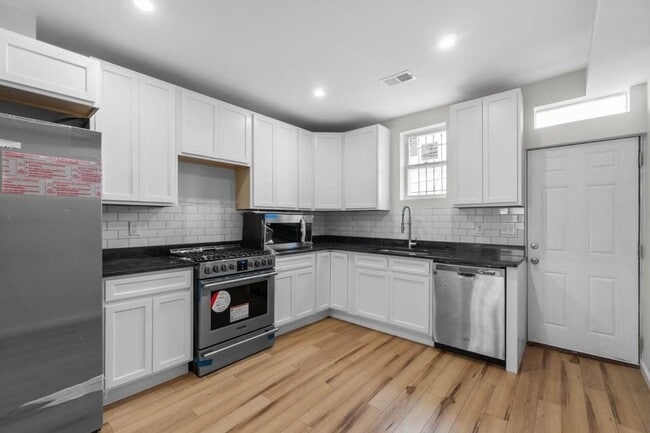 Foto del edificio - 3404 Noble St