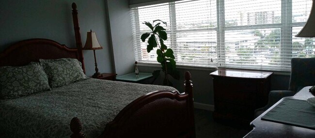 Foto del edificio - 3250 NE 28th St