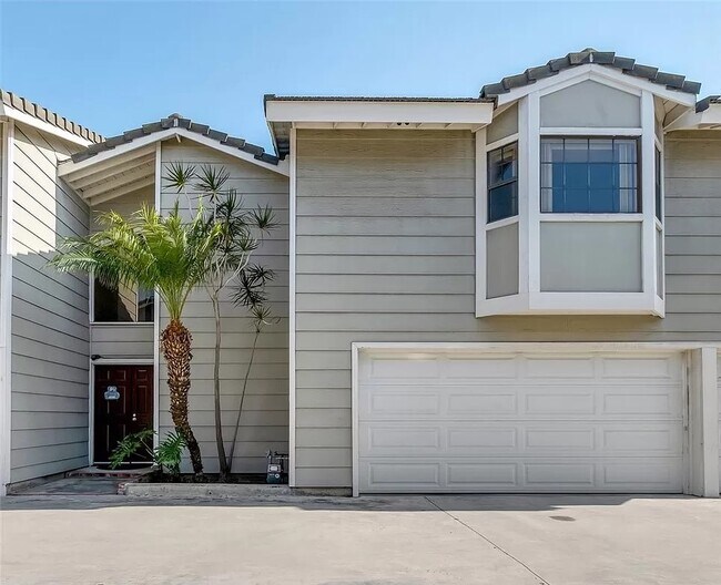 Building Photo - 10550 Knott Ave