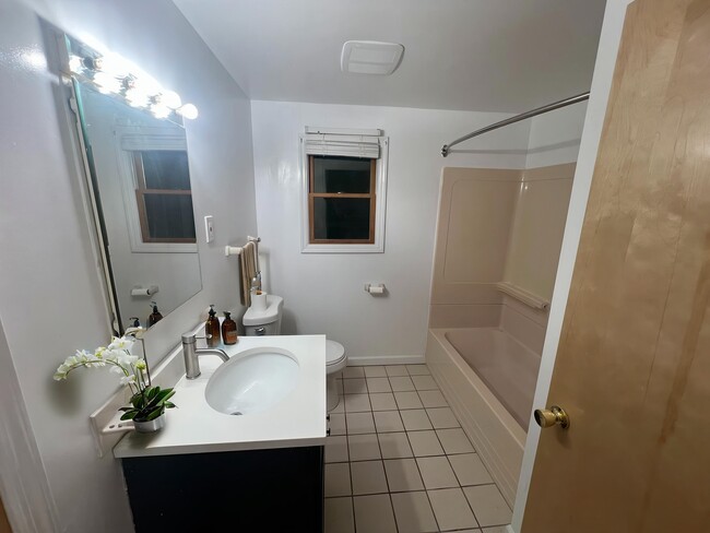 Bathroom - 19 Cook Rd