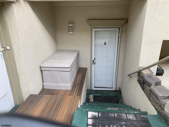 Building Photo - 102 S Raleigh Ave