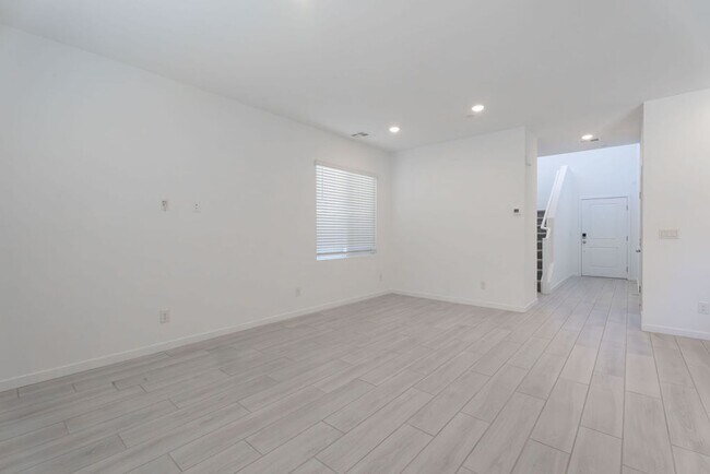Building Photo - 621 Camilla Crk St