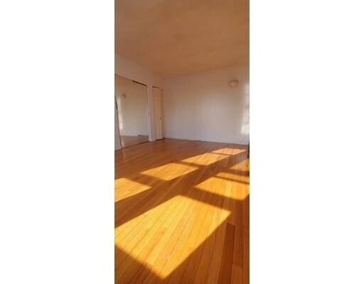 Building Photo - 40 Oakwood St