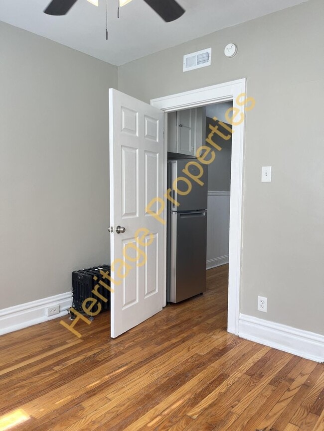 Building Photo - Freshly Updated Southampton 1 Bedroom