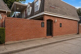 Building Photo - 2615 Marilee Ln
