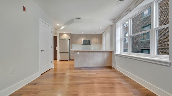 Building Photo - 2331 15th St NW