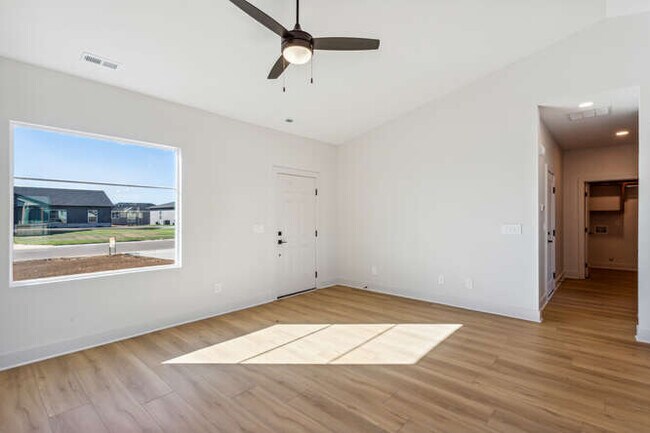 Building Photo - 4641 S Doris Ct