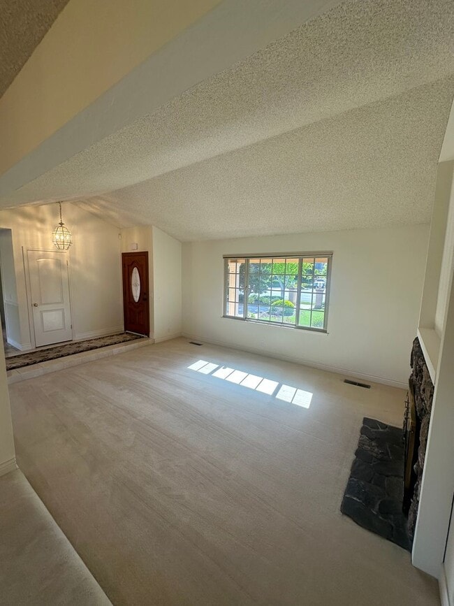 Building Photo - Almaden Single Family Home