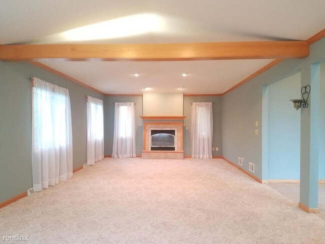 Building Photo - 3 br, 2.5 bath House - 134 Emerald Drive