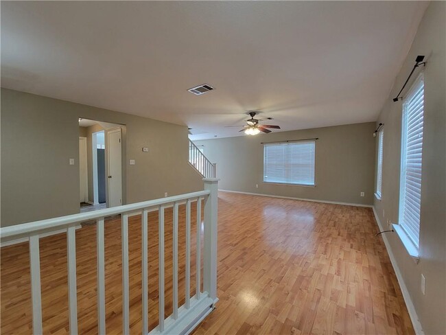 Building Photo - 1061 Canterbury Trail