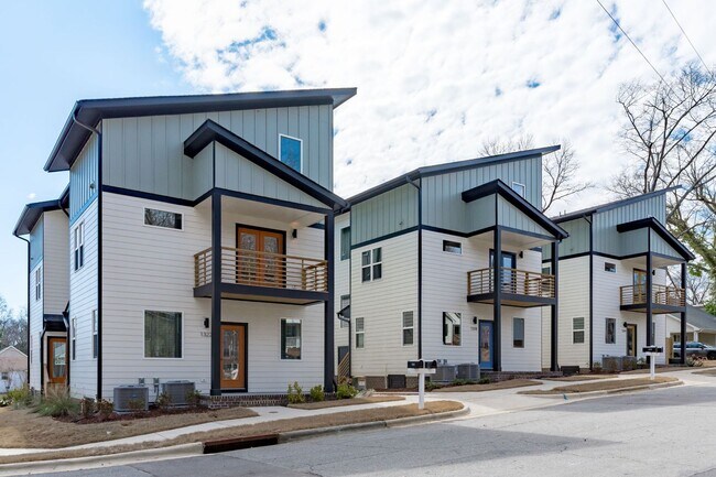 Building Photo - **OFFERING WAIVED APPLICATION FEES & $200 ...