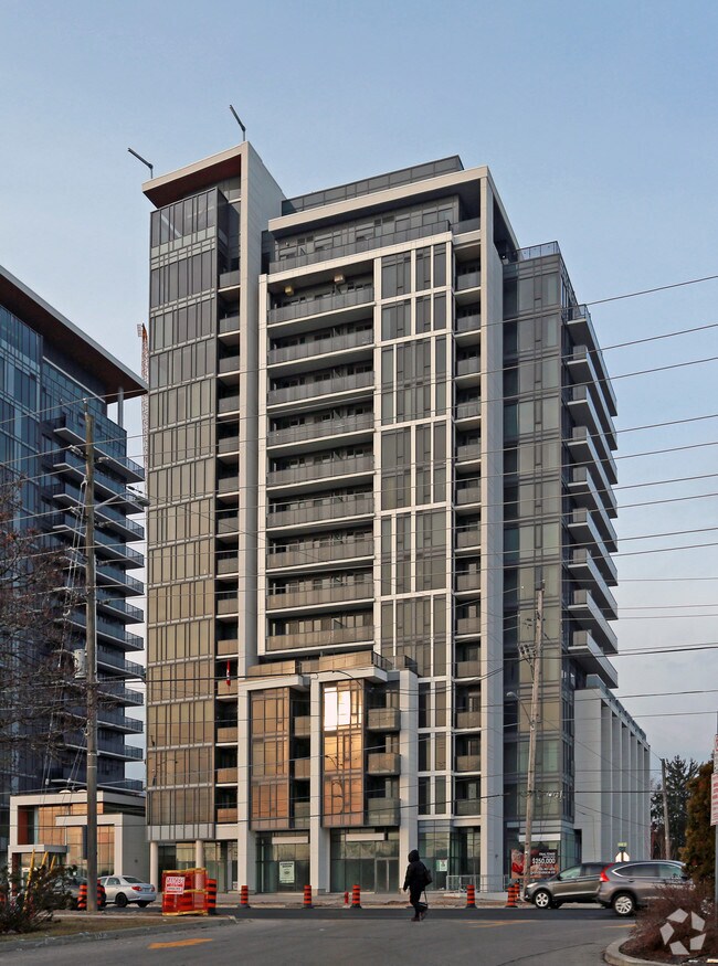 Building Photo - 9612 Yonge St