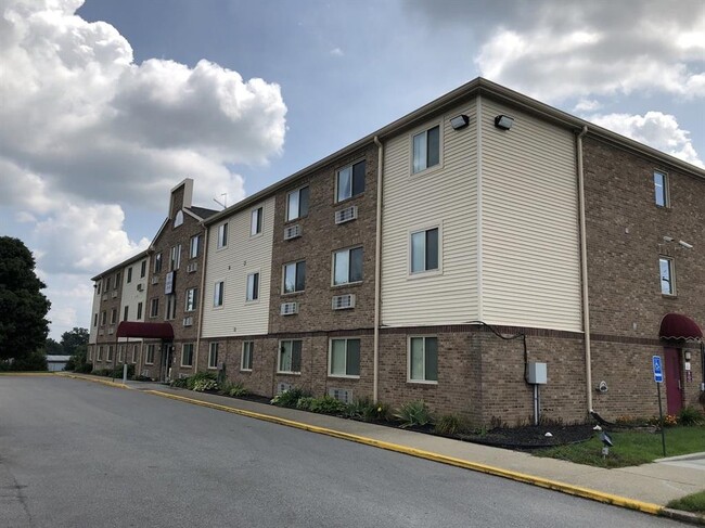 Foto del edificio - 785 Regina Ln NW