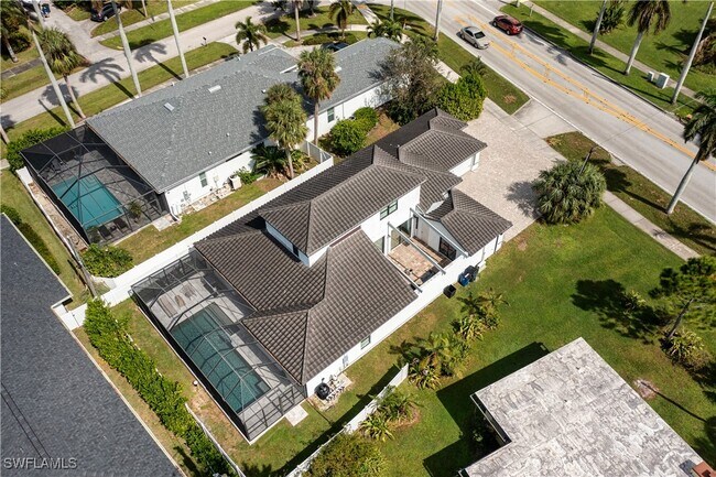 Foto del edificio - 10600 McGregor Blvd