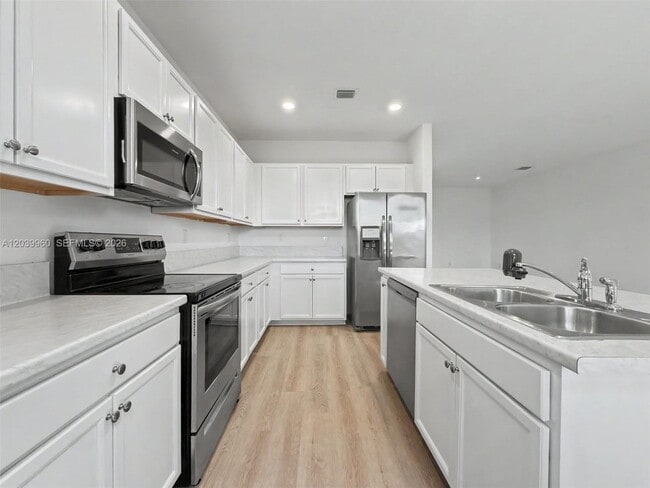 Building Photo - 11296 SW 254th Ter