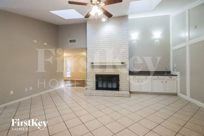 Building Photo - 4014 Cedar Forest Dr