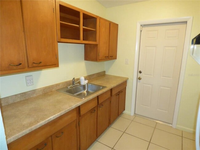 Building Photo - 3372 Croton Terrace