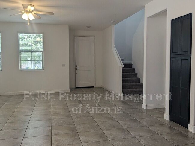 Building Photo - 247 N 69th Pl