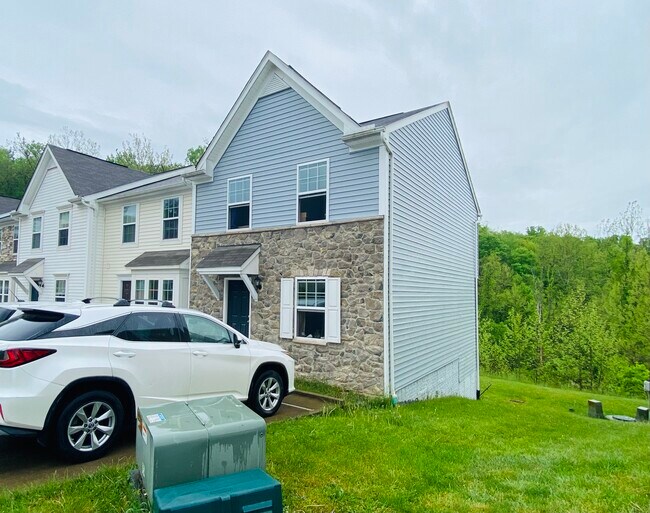 Building Photo - 106 Auburn Dr