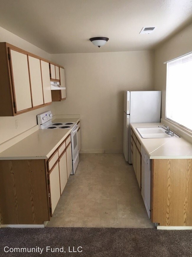 Building Photo - 3 br, 2 bath Apartment - 600 S 2nd St.