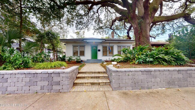 Building Photo - 3918 Herschel St