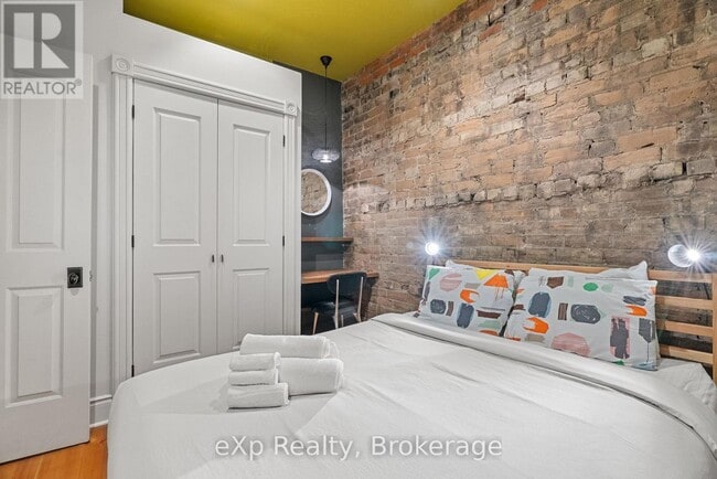 Photo du bâtiment - 94 Wellington St