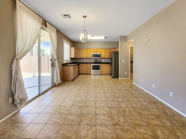 Foto del edificio - Lots of sq ft for the money in Goodyear!