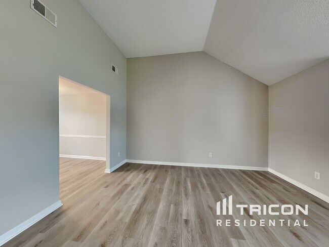 Foto del edificio - 4445 Millenium View Ct SW