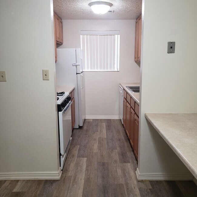 Building Photo - 1B/1B Pet Friendly Apartment South of BYU