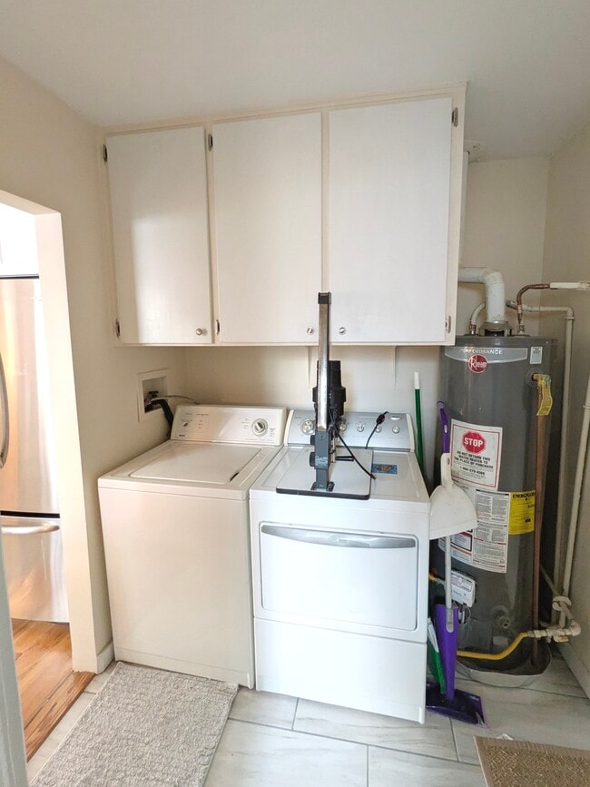 Building Photo - 850 S Osage St