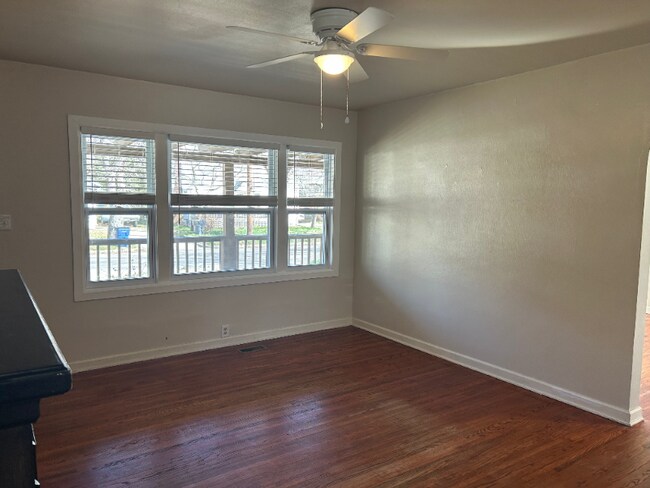 Foto del edificio - 1841 N Jeanette Ave