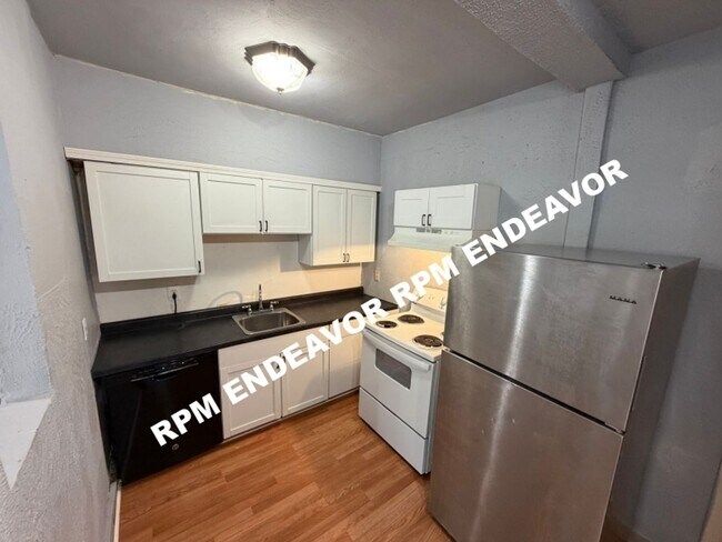 Building Photo - 1407-1407 Rowan Ave