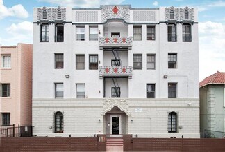 Building Photo - 203 S Kenmore Ave