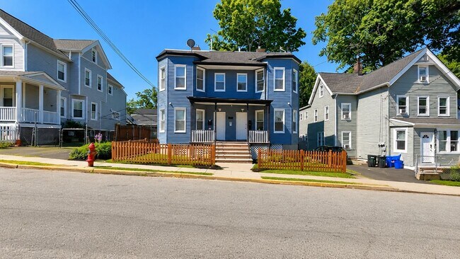 Building Photo - 484 Lincoln Pl