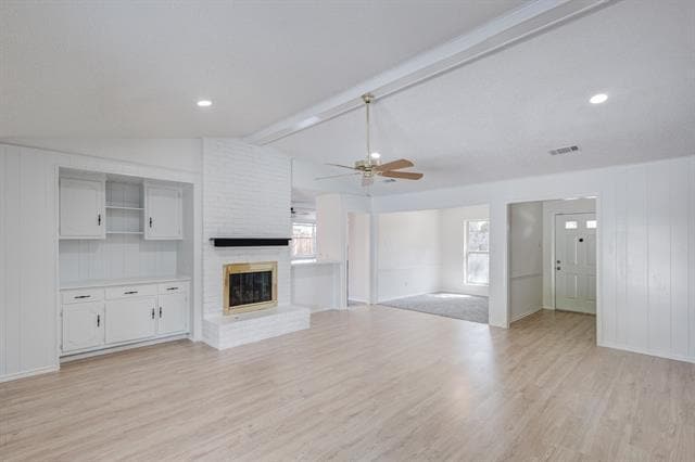 Foto del edificio - 2121 Poppy Ln