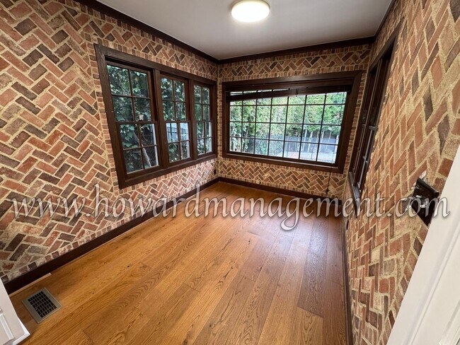 Foto del edificio - Contemporary Style 5bed/5bath Home with Ad...