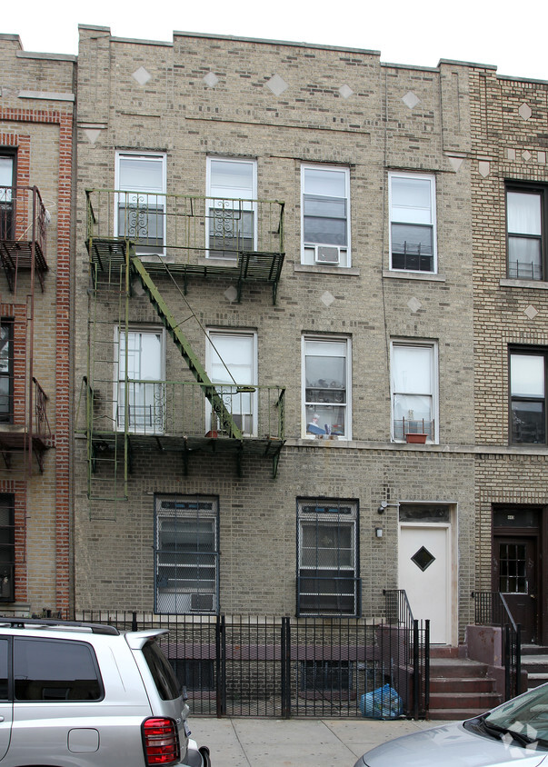 Building Photo - 441 68th St