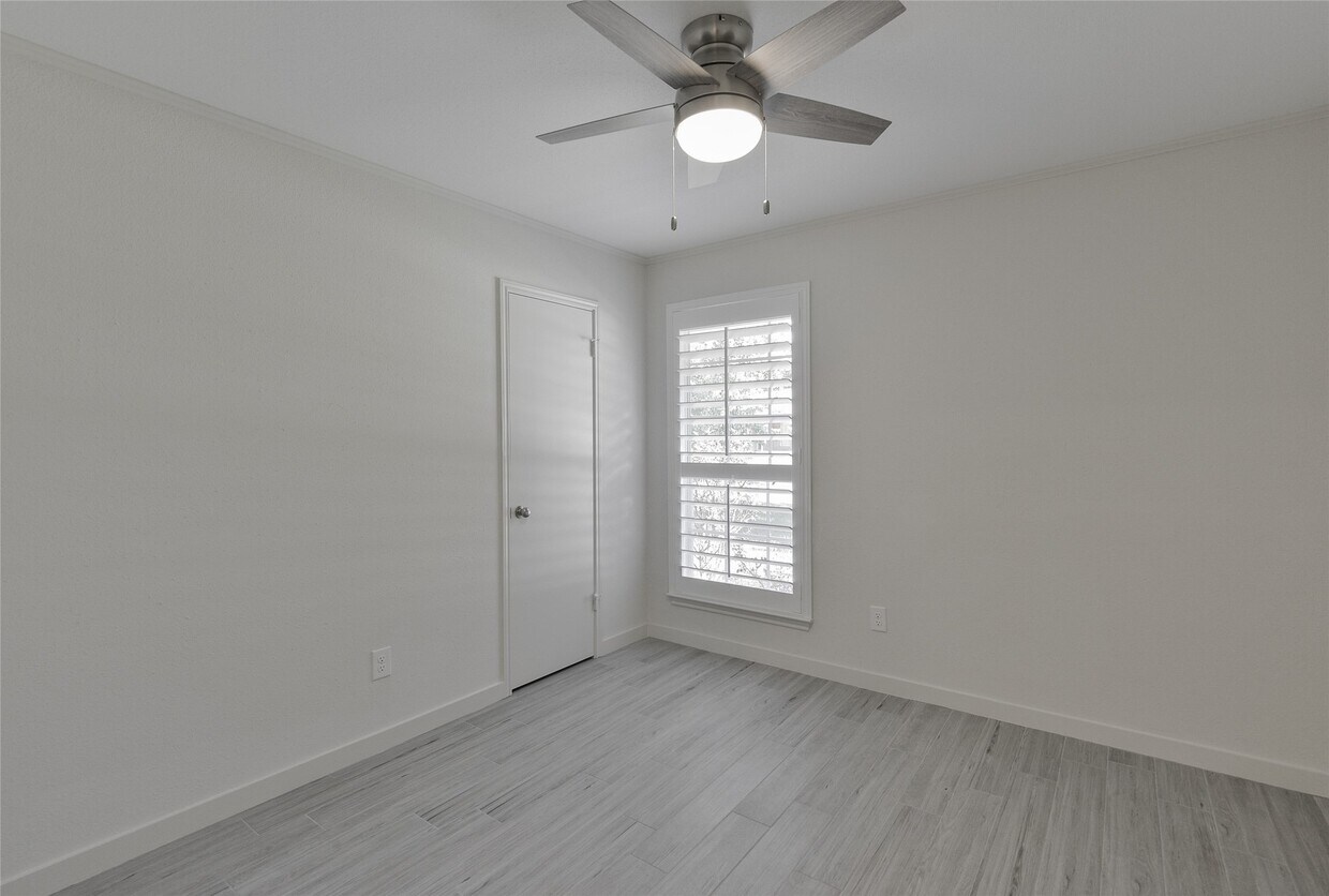 Foto principal - 2610 Sherwood Hollow Ln