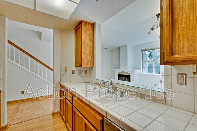 Building Photo - 409 Hillwood Ct