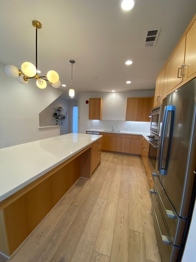 Building Photo - Charming 4 bed, 4 bath townhome in Fremont,Ca