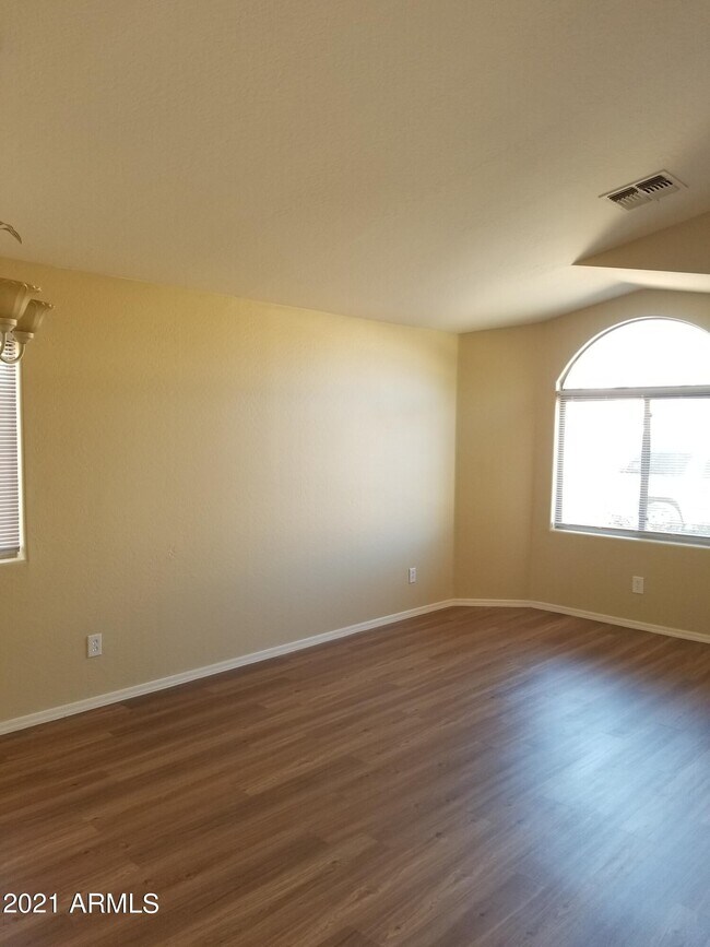 Building Photo - 45525 W Rainbow Dr