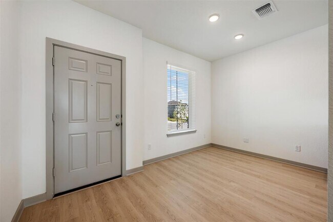 Foto del edificio - 270 Boatright Blvd