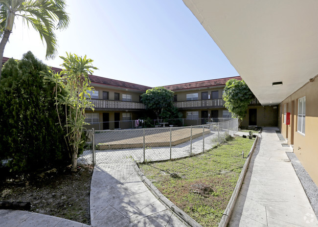 Building Photo - Biscayne Gardens Apartments