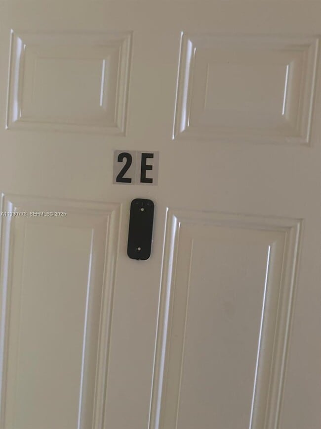 Foto del edificio - 17051 NE 23rd Ave