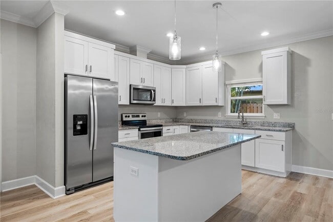 Building Photo - 25726 SW 19 Ave