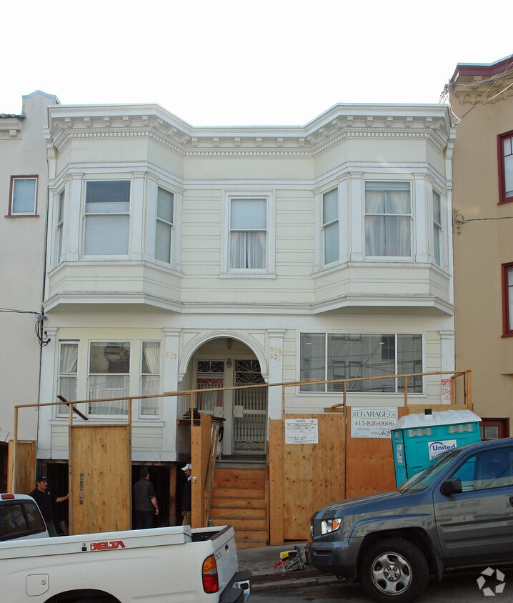 Primary Photo - 927-933 Greenwich St