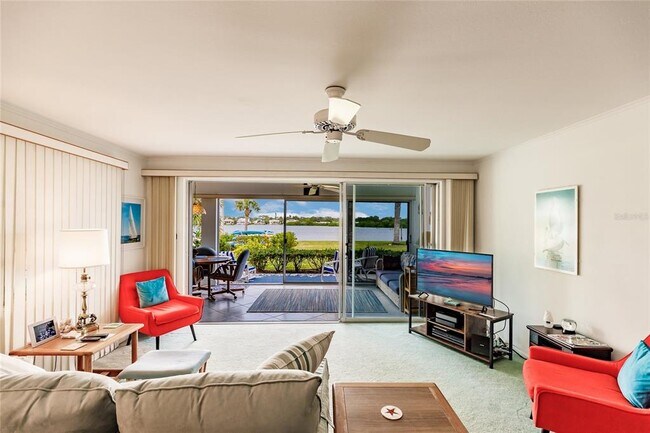 Foto del edificio - 6005 Midnight Pass Rd