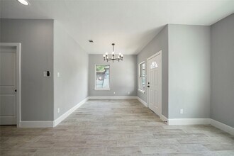 Building Photo - 4205 Elmwood St