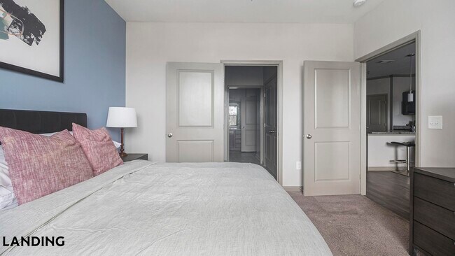 Foto del edificio - 225 Walden Village Ln