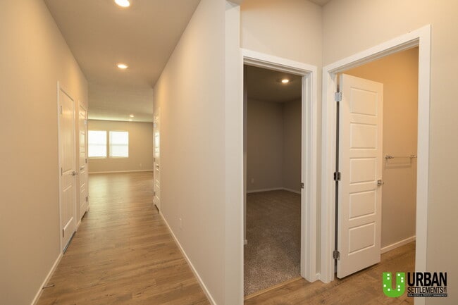 Foto del edificio - 3744 Clinton Rd